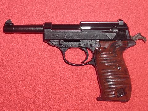 一応組立ては完了。ズンドウなグリップはマルシンのそれに近く、フレーム・スライド全体の流線型のフォルムはエルエスのそれに近い。