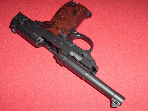 ブロック部とエキストラクターの改良個所が良く分かるアングル