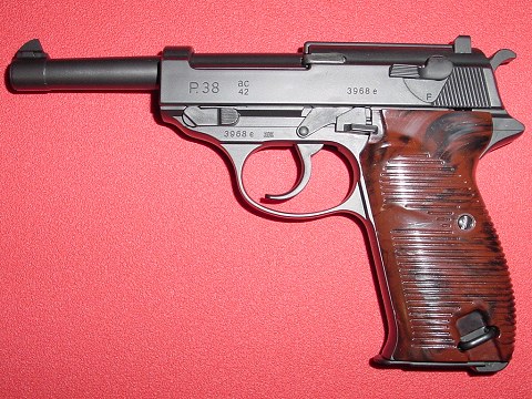 左サイド（顔）を見る。エキストがスライド上部への曲線を引き締めてるかな？