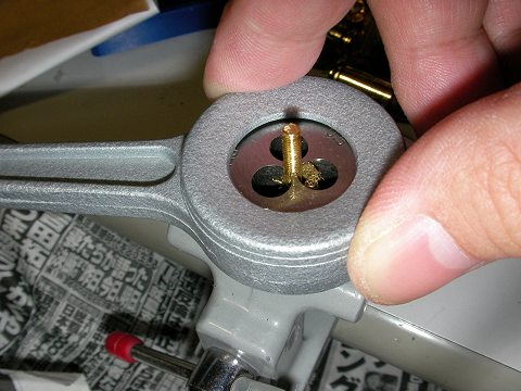 真鍮はとてもネジ切りし易い