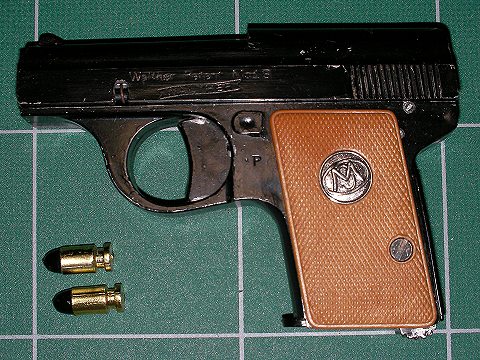 左側の刻印を見る