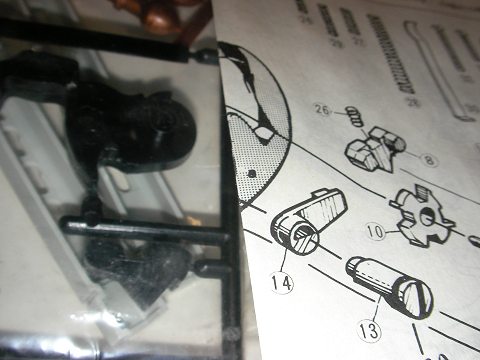 未組み立て品でハンマー形状を確認