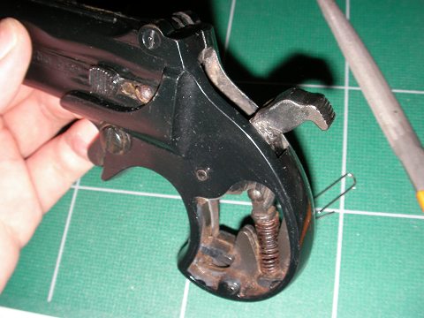 問題なくコッキングできるしリリースのショックにも耐えた