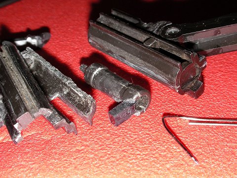 あんなに割れていたのが直せるのもマルイのジャンクパーツのおかげ