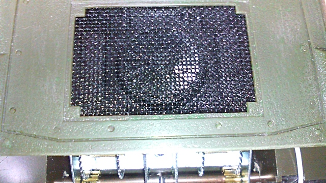 グリルはボディ同色に塗る予定