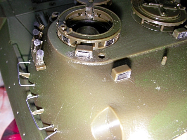 スコープのガラス表現と金属手すり